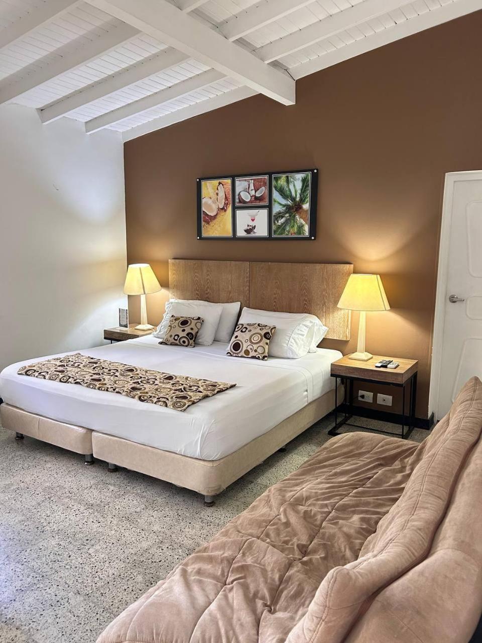 Hotel Aromax Del Campestre เมเดยิน ภายนอก รูปภาพ