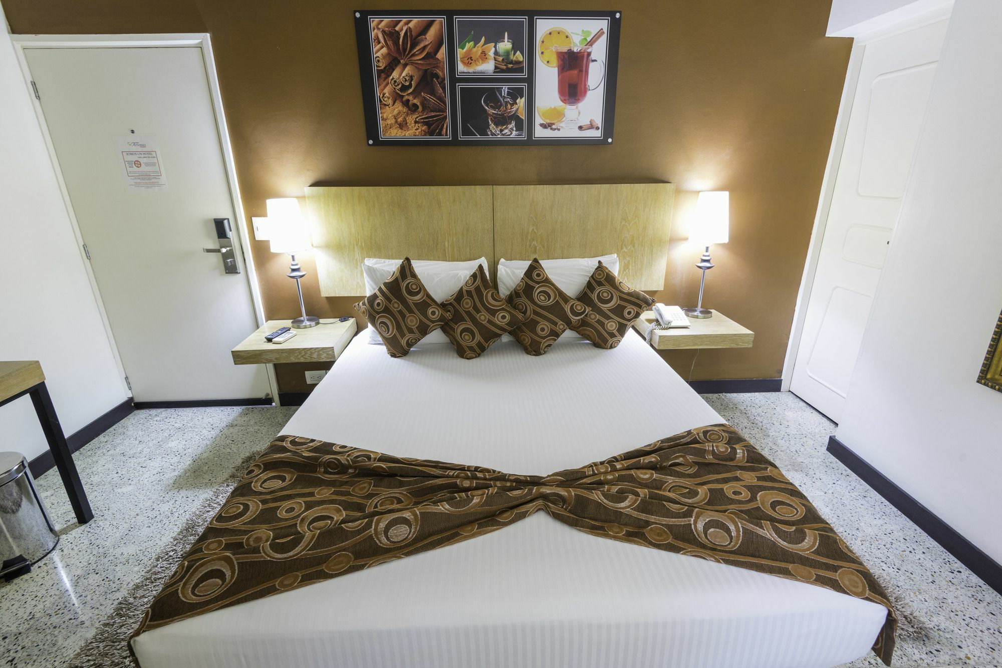 Hotel Aromax Del Campestre เมเดยิน ภายนอก รูปภาพ